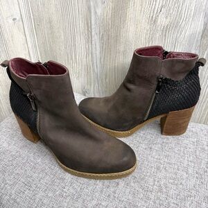 Sundance Cantabria Leather Ankle Booties